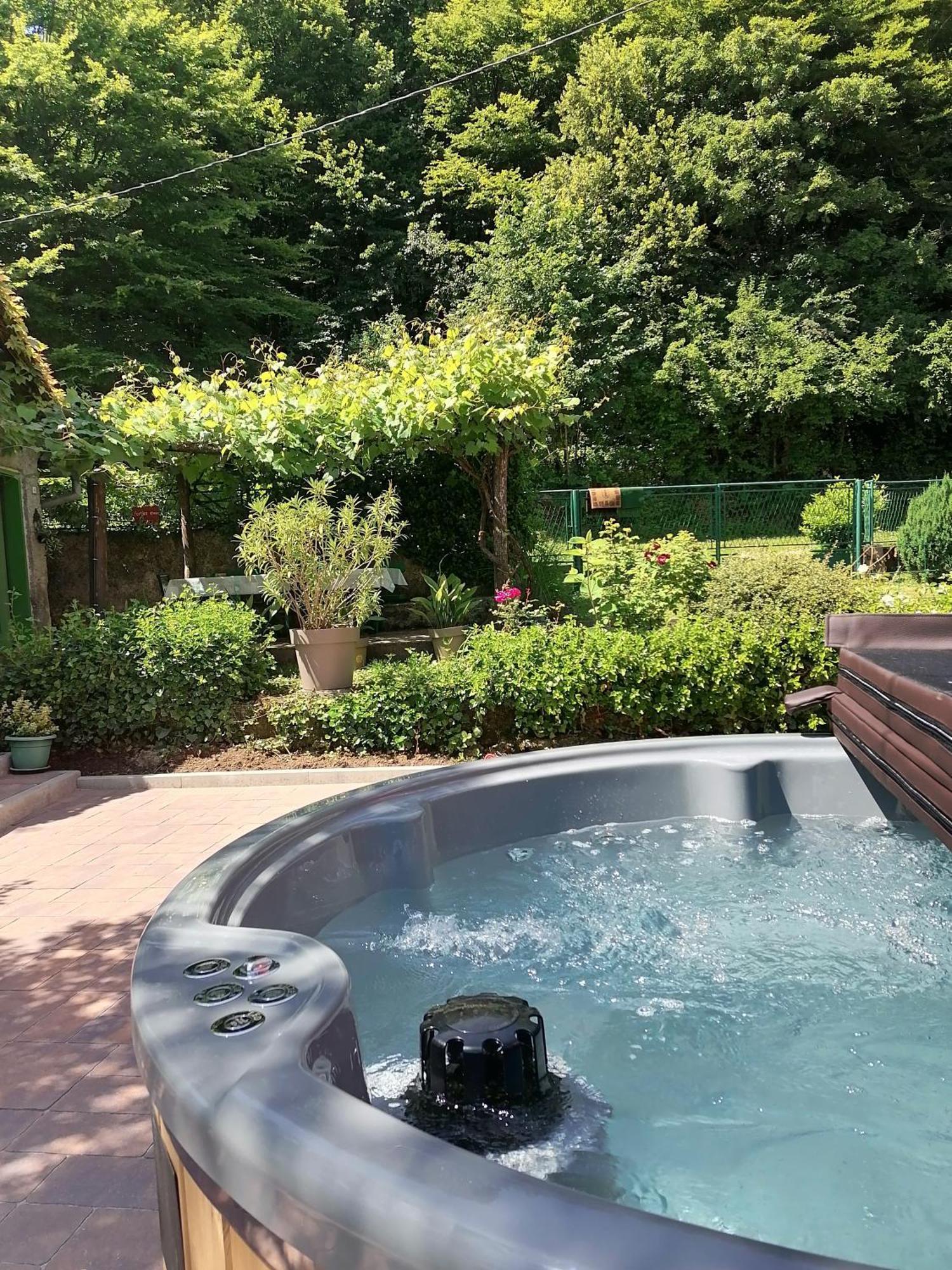 Holiday Home Modric Otocac Bagian luar foto
