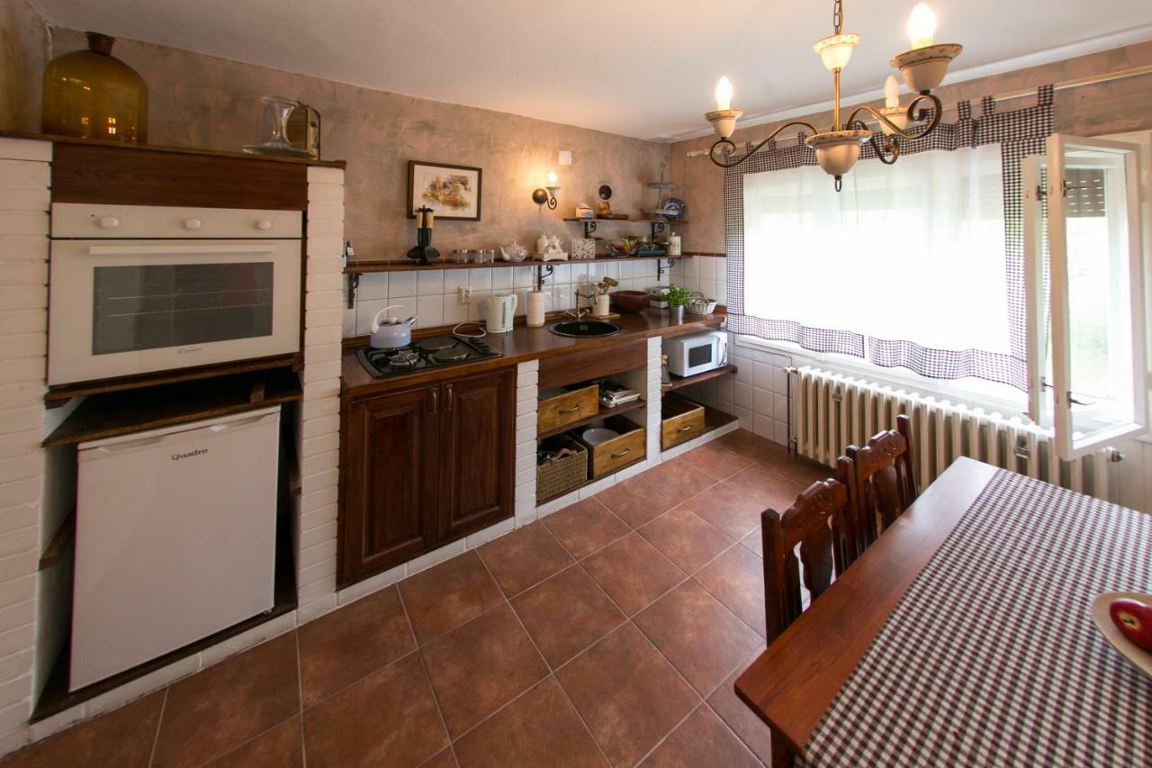Holiday Home Modric Otocac Bagian luar foto